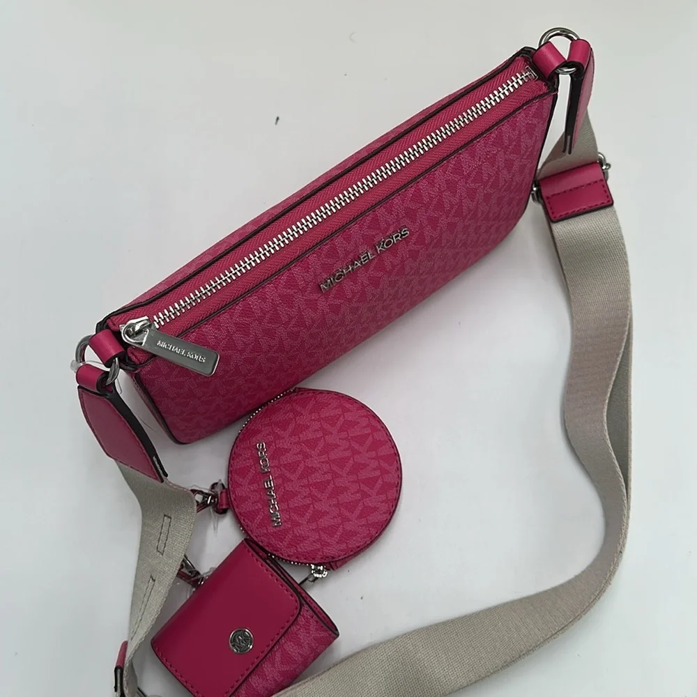 Michael Kors Jet Set Logo Crossbody Bag& Case for Apple AirPods Pro Dragonfruit